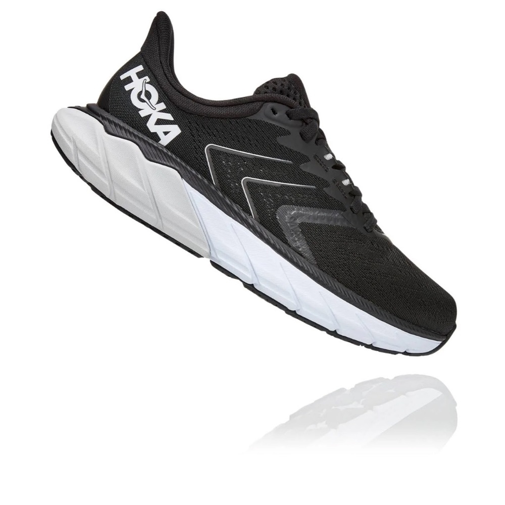 HOKA ONE ONE Women's Arahi 5 Running Shoes